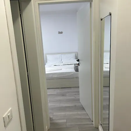 Private Center Tiran